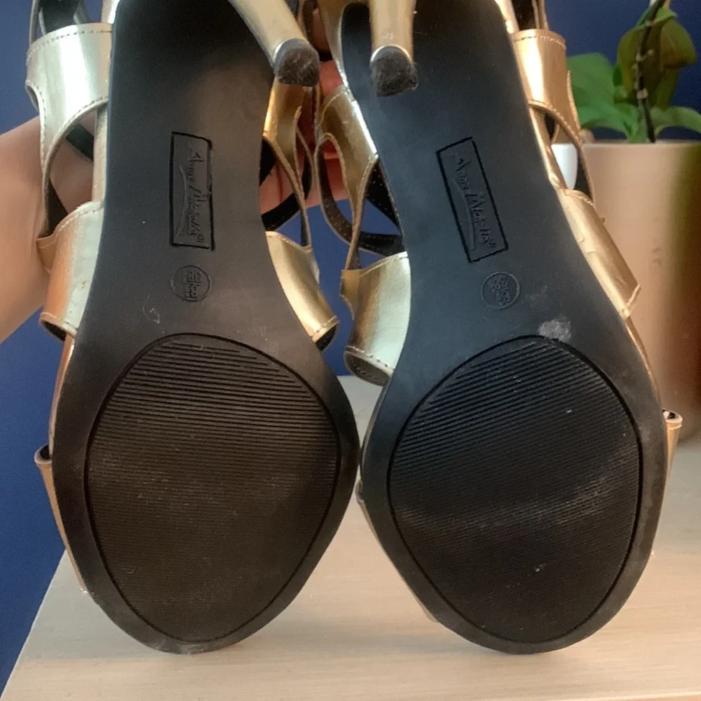 Gold caged high-heel Sandals 8 1/2 - Picture 3 of 7